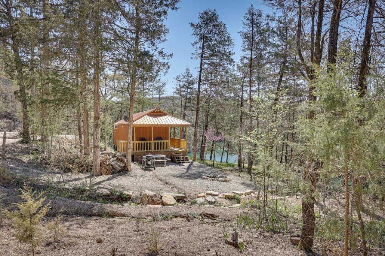 Cliffside Eureka Springs Cabin With Beaver Lake View Exterior photo