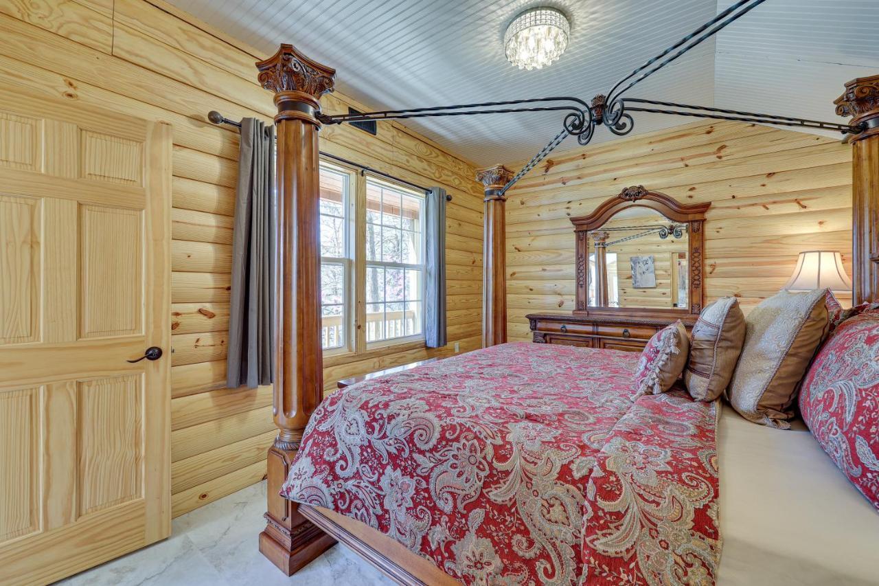 Cliffside Eureka Springs Cabin With Beaver Lake View Exterior photo
