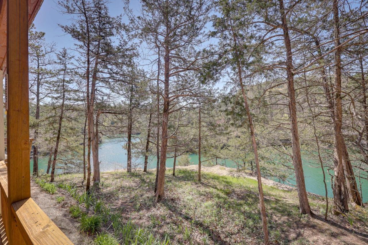 Cliffside Eureka Springs Cabin With Beaver Lake View Exterior photo