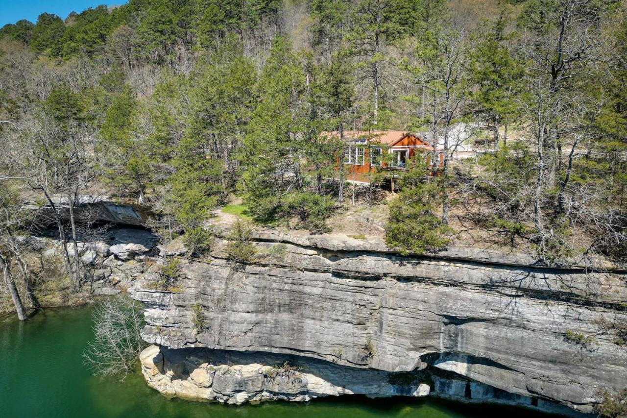 Cliffside Eureka Springs Cabin With Beaver Lake View Exterior photo